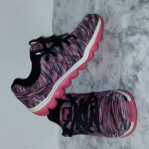 Danskin Now sneakers